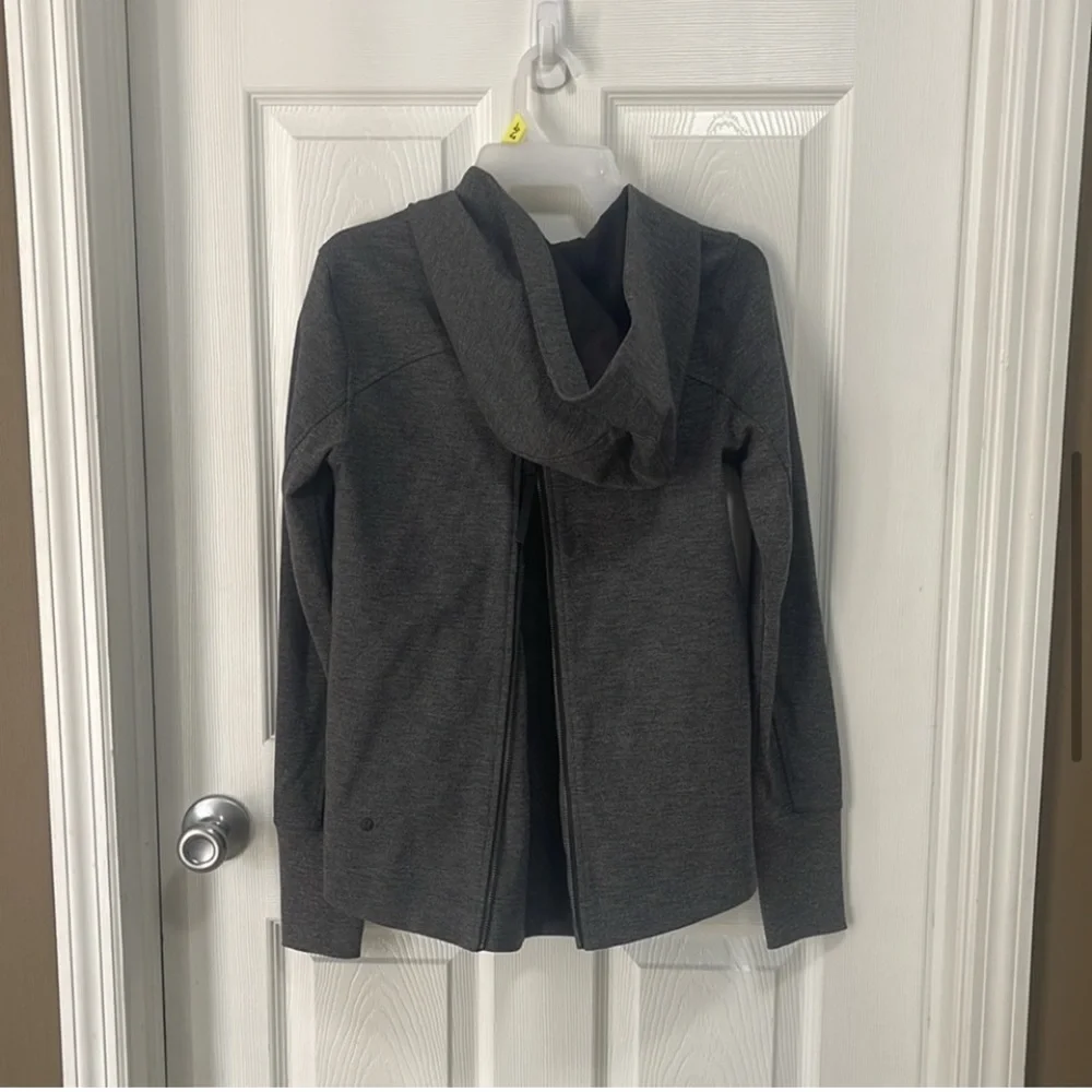 Lululemon City Trek Jacket in Heathered Black Size 4 - Picture 7 of 9